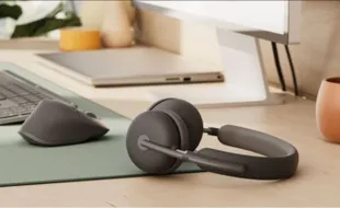 Logitech Zone Wireless 2, Headset Unggul Harga Rp4 Jutaan Baterai Tahan 40 Jam