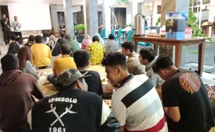 Asyiknya Nobar Debat Bersama Sekar Tandjung di Hotel Marni Mulya Solo