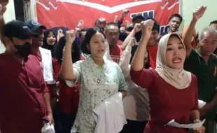 Deklarasi Simpatisan PDIP Dukung Prabowo-Gibran di Kratonan Solo