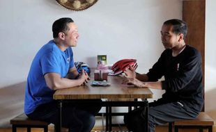 AHY Sepedaan & Sarapan Bareng Jokowi di Jogja