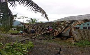 Hujan Deras dan Angin Kencang, 2 Rumah & 1 Warung di Tuntang Semarang Rusak