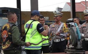 Keren! Komunitas Motor di Pemalang Sukarela Serahkan Knalpot Brong ke Polisi