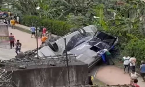 Bus Shantika Terjun dari Tol Pemalang, Polisi Periksa 10 Orang