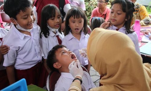 Sweeping, Petugas Dinkes Klaten Datangi Anak yang Belum Ikut Sub PIN Polio II