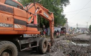 Sebabkan Banjir, Jembatan Nogososro di Tlogosari Semarang Dibongkar