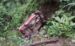 3 Anak Kecelakaan Masuk Jurang di Brenggolo Wonogiri, Mobil Belum Dievakuasi