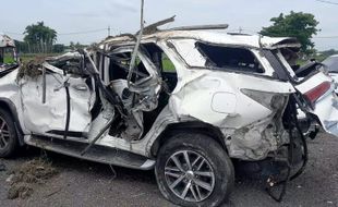 Mobil Ketua LD PBNU Gus Aab Alami Kecelakaan di Tol Ngawi, Satu Orang Meninggal