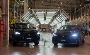 New MG ZS EV dan MG 4 EV Buatan Indonesia Siap Gemparkan Pasar