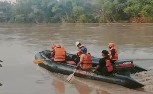 Sedang Nyari Kayu, Pria Lansia di Ngawi Hanyut Terbawa Arus Bengawan Solo