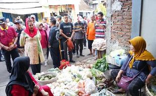 Banyak Pedagang Jualan di Jalan, Pasar Genuk bakal Ditata Ulang