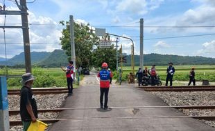 Pascatabrakan Mobil Vs KA, Kemenhub dan PT KAI Cek Perlintasan Prambanan Klaten