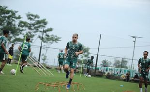 PSS Sleman Berambisi Rebut 3 Poin dari Klub Radja Nainggolan