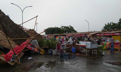 Sejumlah Tenda Tenant Solo Market Fest di Terminal Tirtonadi Solo Ambruk