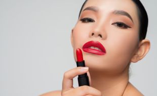 Warna Lipstik Ini Bakal Jadi Tren di 2024