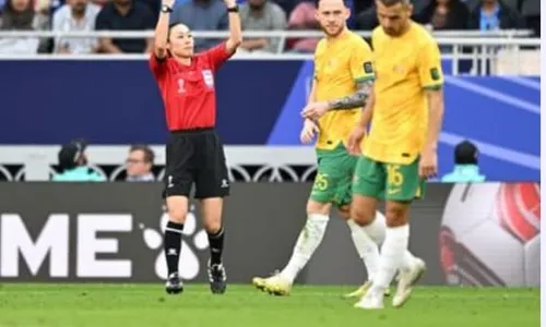 Dipimpin Wasit Wanita Asal Jepang, Australia Kandaskan India 2-0