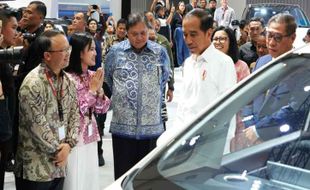 Kali Pertama, Wuling Tampilkan Eksterior dan Interior Cloud EV saat IIMS 2024