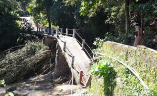 Jembatan Antardukuh di Gondang Sragen Putus Diterjang Banjir