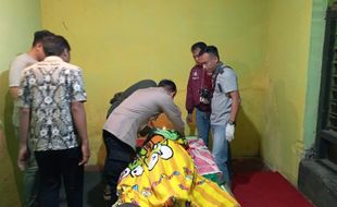 Perempuan Muda Ditemukan Meninggal di Depan Rumah Kekasihnya di Kediri