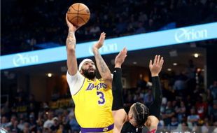 Davis Cetak Triple-Double Saat Lakers Kalahkan Hornets