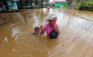 Hampir 2 Bulan Banjir Rendam Permukiman Warga di Muaro Jambi