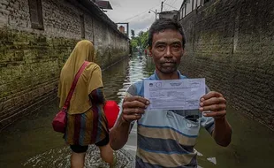 Antusias Warga Korban Banjir Ikuti Pemilu Susulan di Karanganyar Demak