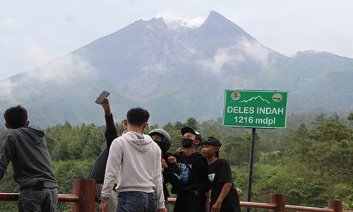 Menikmati Sejuknya Alam dan Indahnya Gunung Merapi dari Deles Indah Klaten