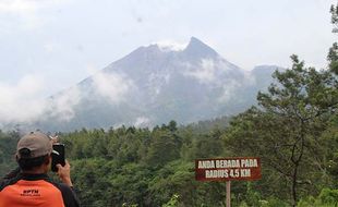 Gunung Merapi Mengalami 14 Kali Gempa Guguran Pagi Ini