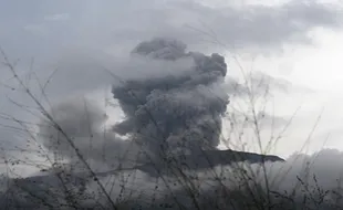 Gunung Marapi Erupsi Lagi pada Selasa Sore, 3 Kali Semburkan Abu Vulkanik