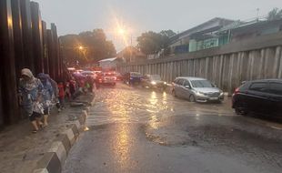 Tergenang Air saat Hujan, Hindari Viaduk Gilingan Solo