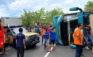 Polisi: Sopir Bus Terguling di Bukit Bego Berusia 25 Tahun Asal Karanganyar