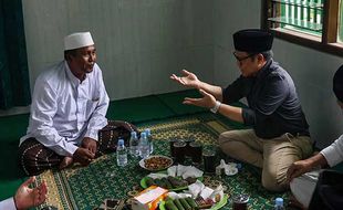 Cawapres Cak Imin Silaturahmi ke Ponpes Darul Karomah Jebres Solo