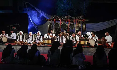 Pertunjukan Musikalisasi Karya Sastra Serat Wulangreh di TBJT Solo