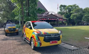 Mobil Dinas Gibran Diparkir di Balai Kota Solo, Aparat Gabungan Bersiaga