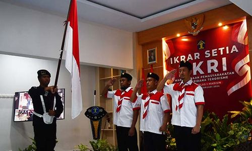 Sadar Perbuatannya Salah, 3 Napiter di Lapas Madiun Ikrar Setiap NKRI