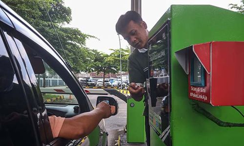 Info! Parkir di Stasiun Solo Balapan Tak Lagi Pakai Uang Tunai, tapi E-Money