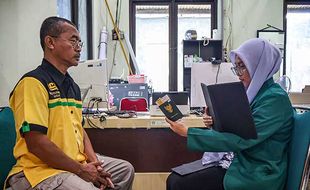 Perekaman Biometrik Jemaah Calon Haji Asal Solo di Kantor Kemenag