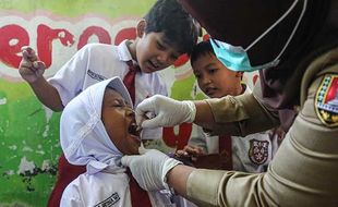 Ekspresi Anak-anak SD di Semarang Ikuti Sub PIN Polio Tahap 2