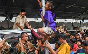 Prabowo Subianto Ziarah ke Makam Habib Ali Kwitang di Jakarta