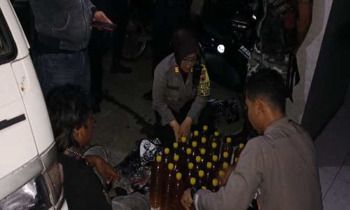 Ditangkap Polisi, Anak Punk Kedapatan Bawa 33 Botol Miras di Karanganyar