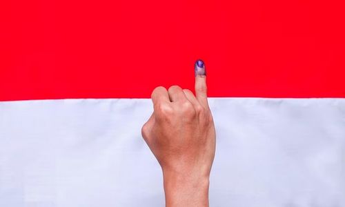 Pemimpin Negarawan yang Bikin Rakyat Tertawan