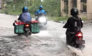 Jalan di Pengging Boyolali Tergenang Banjir, Diduga karena Drainase Tersumbat