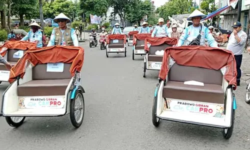 Relawan Kipasan Prabowo-Gibran Bantu Puluhan Becak Listrik di Solo