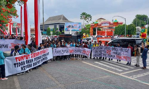 Pertama dalam Sejarah, Gibran Mau Temui Mahasiswa Demo di Balai Kota Solo