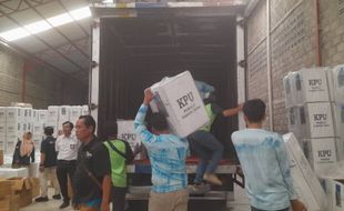 Diawali 4 Kecamatan Terjauh, KPU Boyolali Mulai Distribusikan Logistik Pemilu