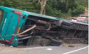 Sederet Fakta Bus Terguling di Bukit Bego Bantul