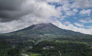 Berteman dengan Merapi yang Tak Pernah Berhenti Bergemuruh