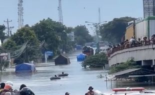 Curhatan Sopir Bus AKDP akibat Jalur Pantura Timur Demak-Kudus Lumpuh