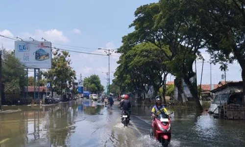 Banjir Mulai Surut, Jalur Pantura Demak-Kudus Masih Lumpuh