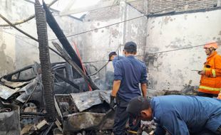 Breaking News! Toko Kelontong di Sragen Terbakar, 1 Orang Meninggal