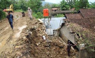 Buntut Talut Longsor di Bometen Gantiwarno Klaten, Truk Uruk Tol Dilarang Lewat